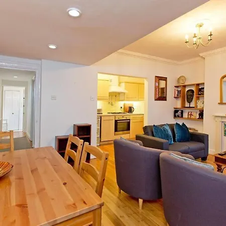 2 Bedroom Home Central London Victoria London